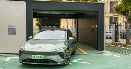 Nio battery swap station