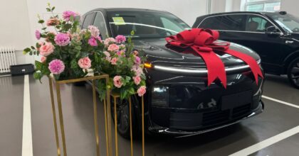 li auto l6 front side black suv