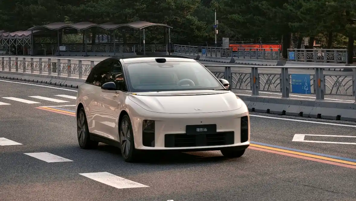 Li Auto's most affordable BEV SUV, the i6, spotted ahead of September launch